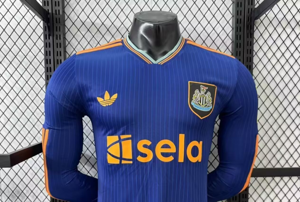 （S-2XL）1:1 Copy Top Quality 2025/2026 Newcastle United goalkeeper Football Jersey （Fan Edition）