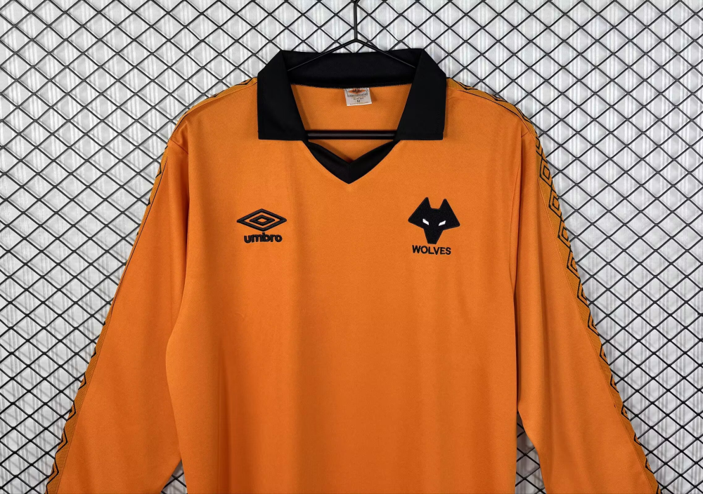 （S-2XL）1:1 Copy Top Quality 1980/1981 Wolverhampton Wanderers Home Football Jersey （ Fan Edition）