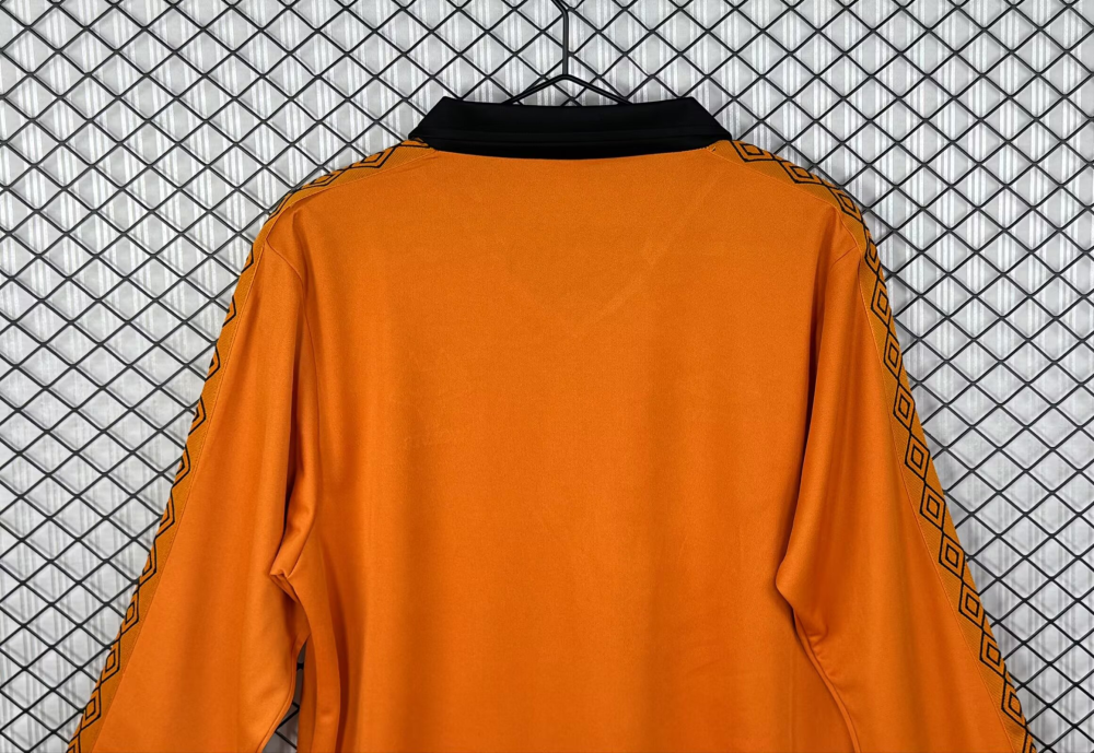 （S-2XL）1:1 Copy Top Quality 1980/1981 Wolverhampton Wanderers Home Football Jersey （ Fan Edition）