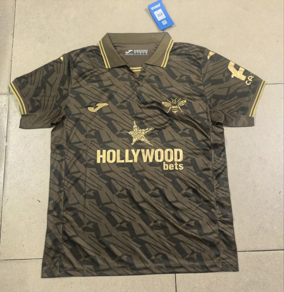 （S-4XL）1:1 Copy Top Quality 2025/2026 Leeds United Retro Football Jersey （Fan Edition）