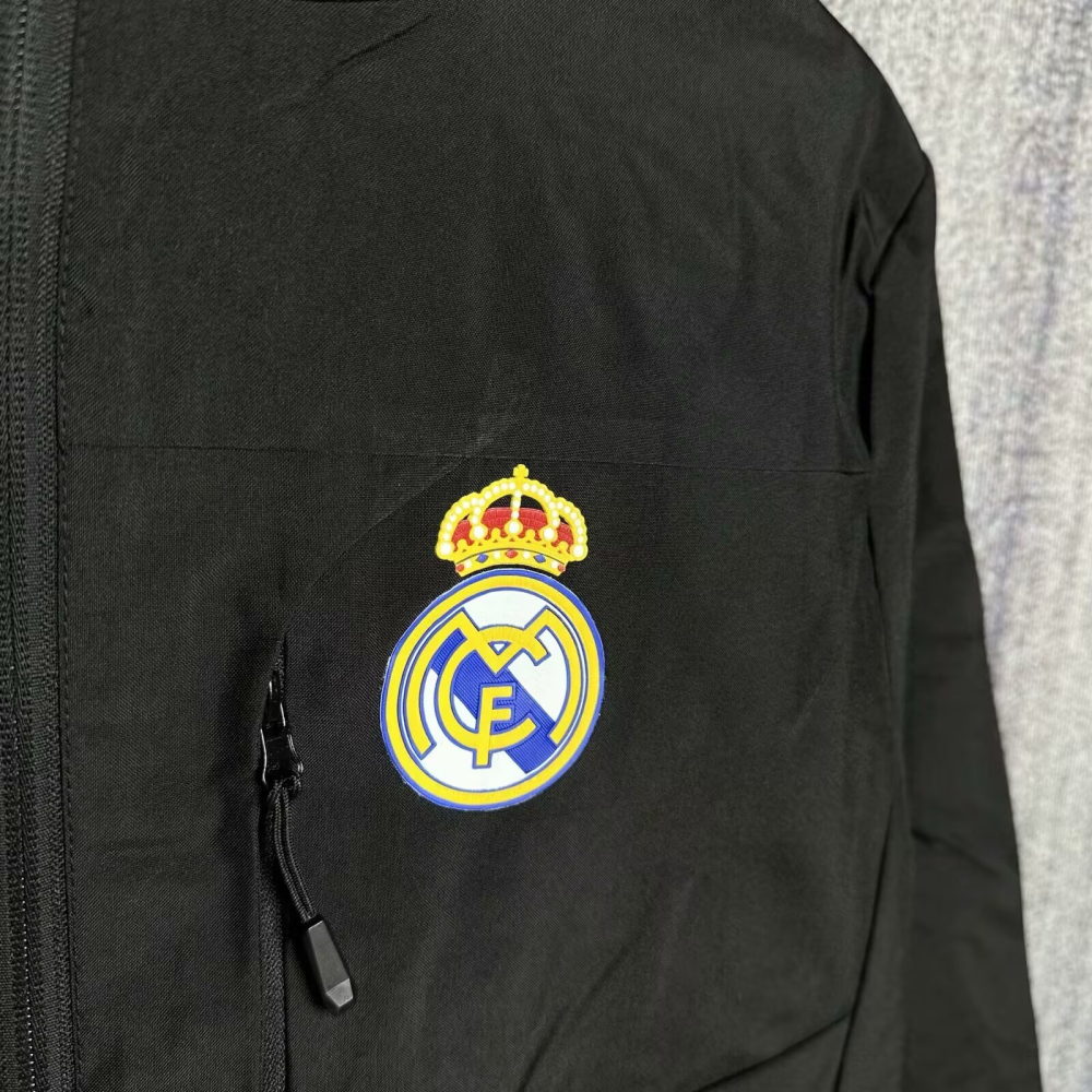 2025/2026 Real Madrid Long-Sleeved Windproof Jacket