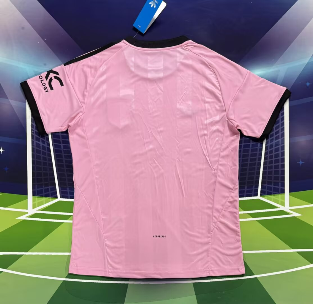 （S-4XL）1:1 Copy Top Quality 2025/2026 Manchester United Pink Goalkeeper Football Jersey （ Fan Edition）