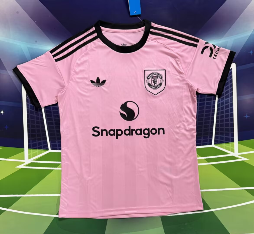 （S-4XL）1:1 Copy Top Quality 2025/2026 Manchester United Pink Goalkeeper Football Jersey （ Fan Edition）