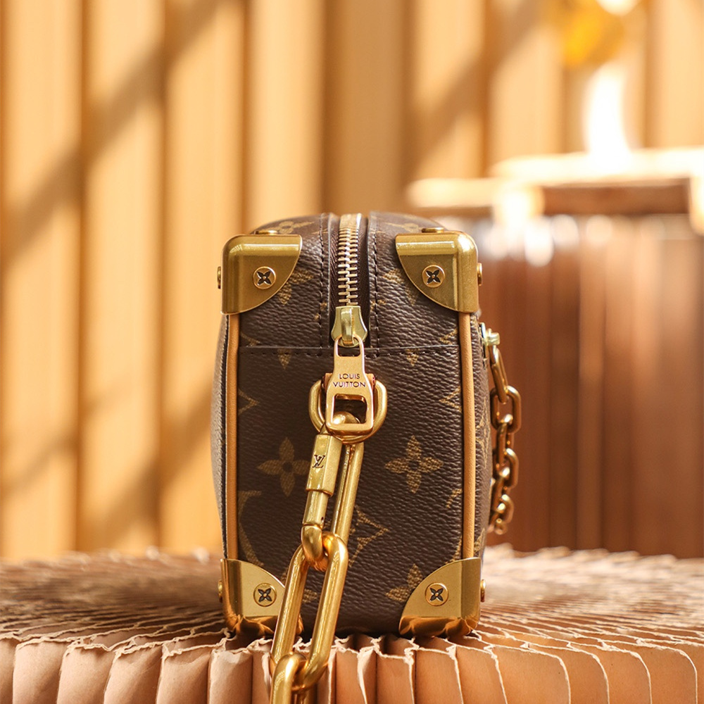 LV Mini Soft Trunk 金屬釦款
