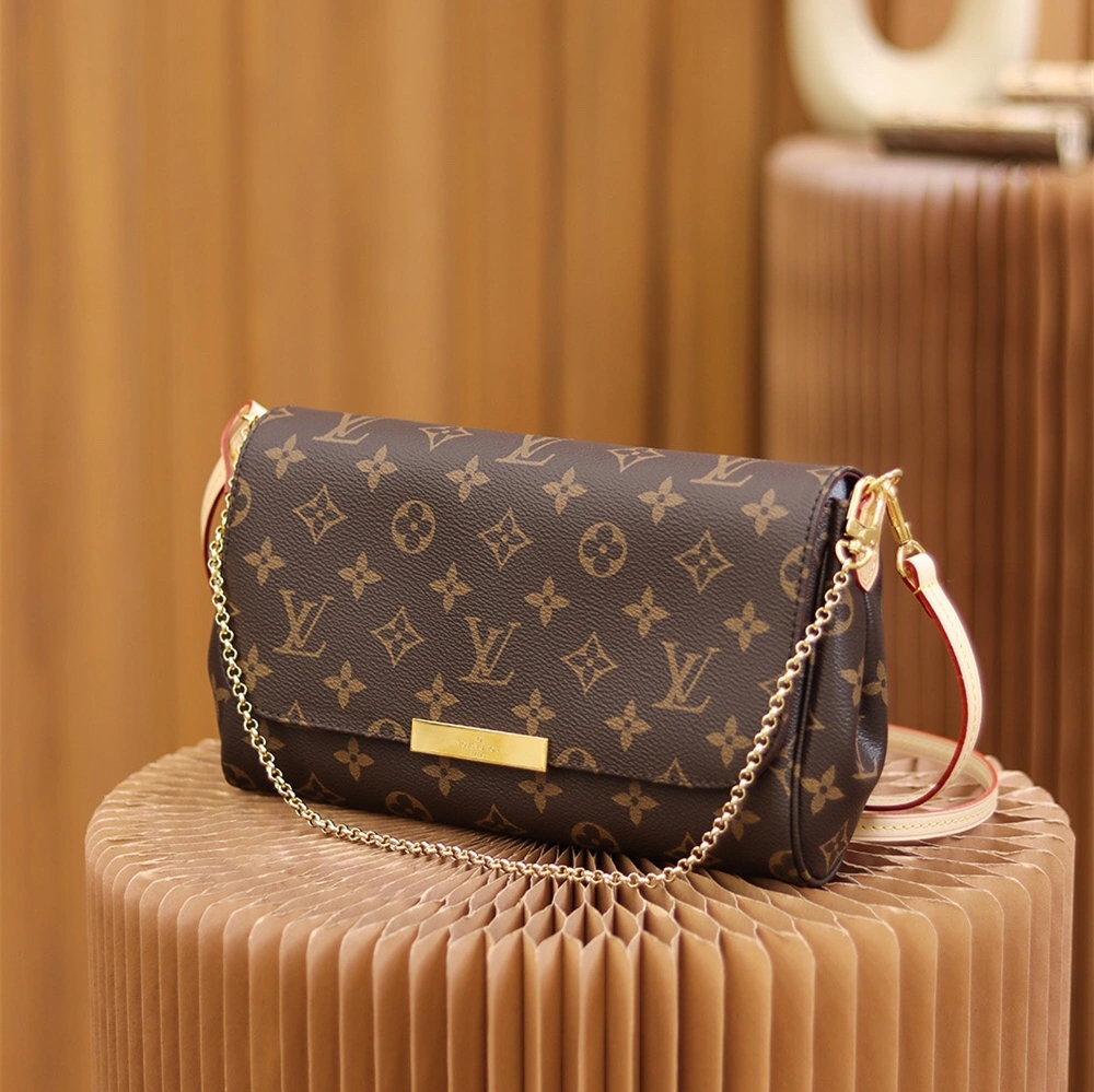 LV Favorite M40718 帆布對花與塗層特寫