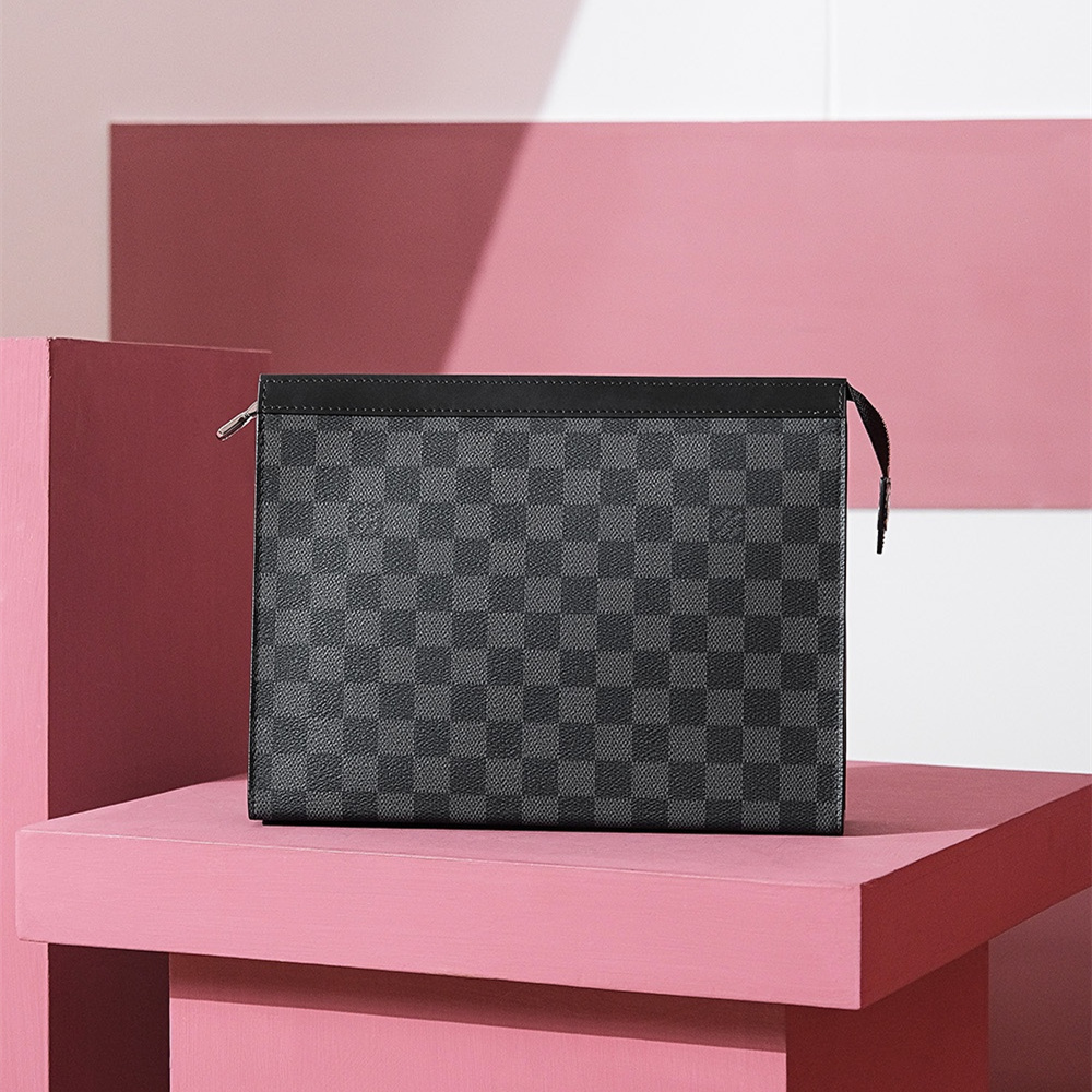 LV Pochette Voyage 棋盤格手拿包
