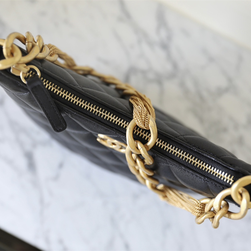 Chanel高仿奢侈品腋下包23aHobo系列黑金免檢版