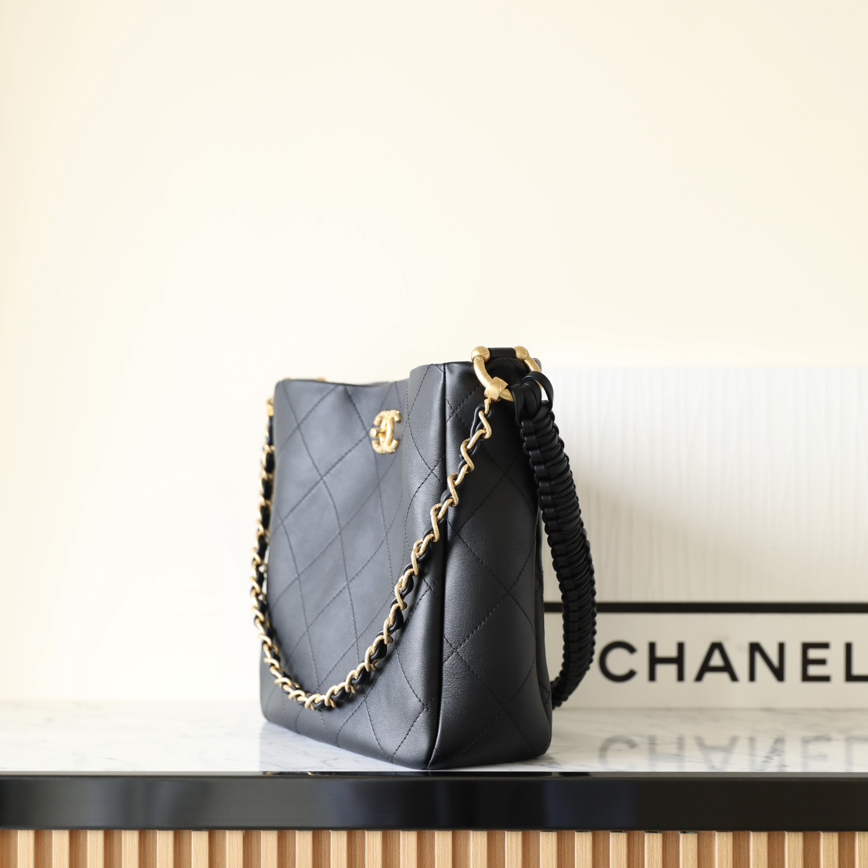 香港高仿Chanel手提單肩包23A黑金免檢版