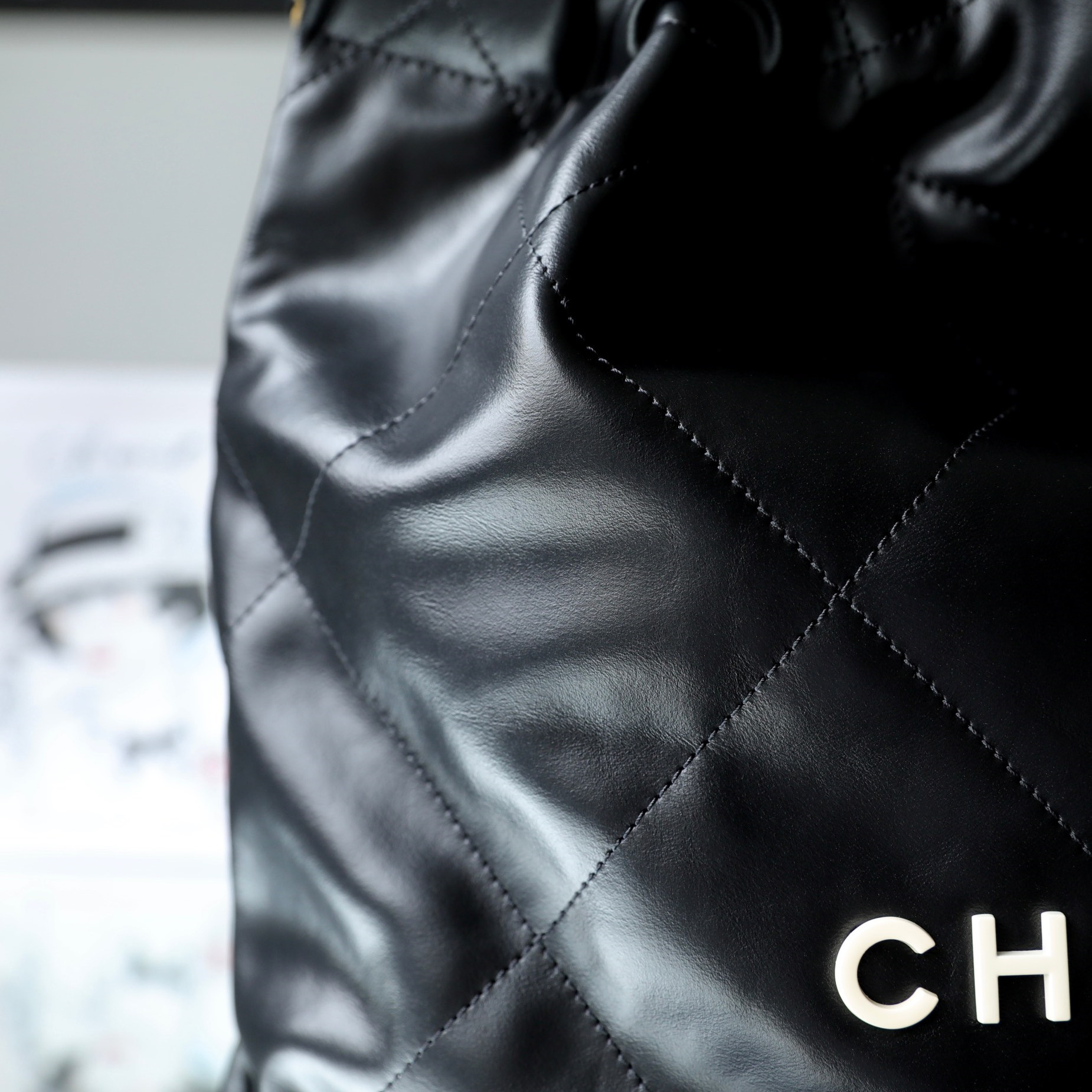 原單Chanel獨家原廠皮購物袋黑金白扣小號免檢版
