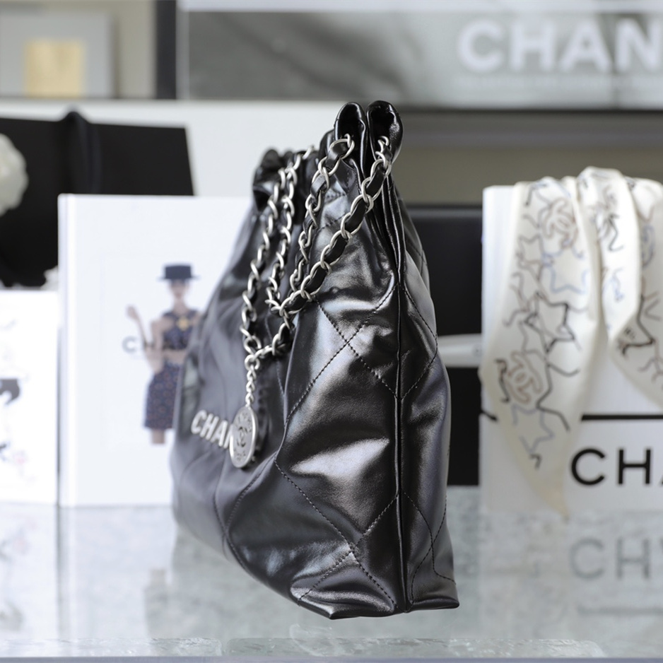 高仿包包官網Chanel購物袋22Bag黑銀小號免檢版