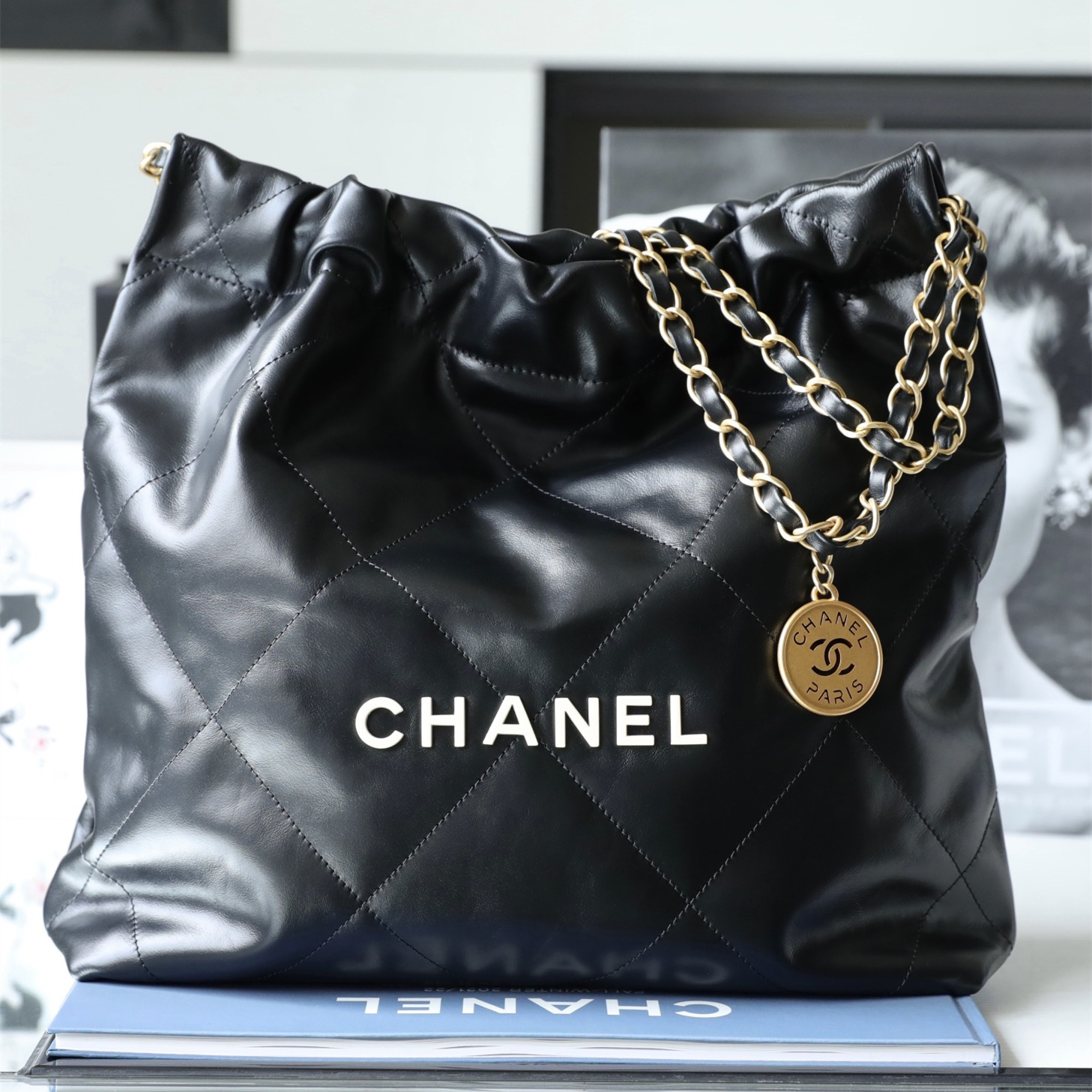 原單Chanel獨家原廠皮購物袋黑金白扣小號免檢版