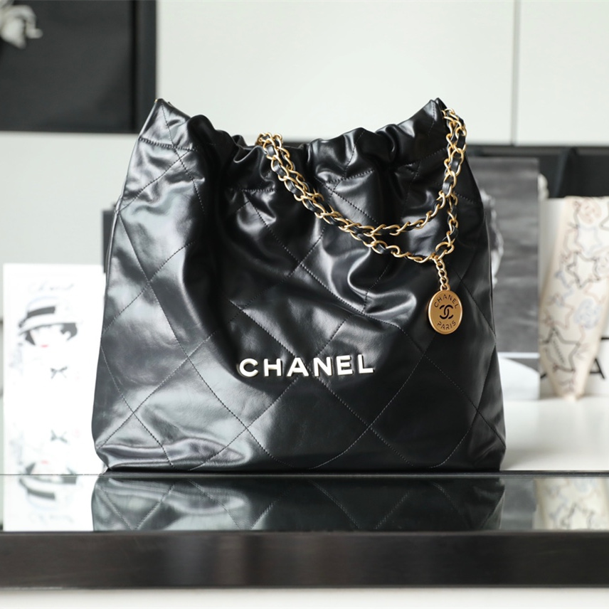 高仿Chanel天花板原廠皮媽咪袋黑金白扣中號免檢版
