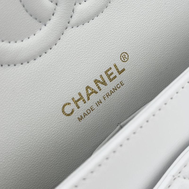 高仿A貨Chanel經典款小羊皮口蓋包白色金扣免檢版