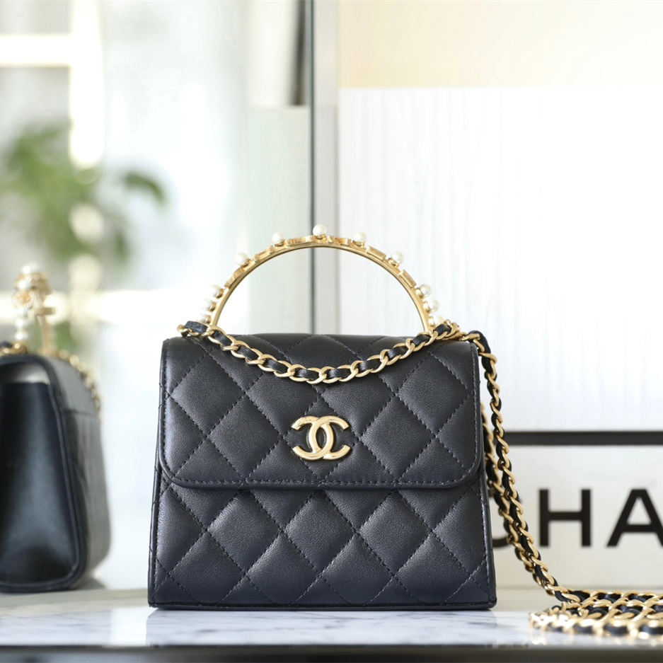 Chanel復刻鏈條手拿包23B珍珠手柄黑金款