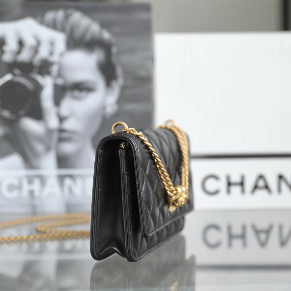 高仿包袋Chanel山茶花扣具經典口蓋包小羊皮免檢版