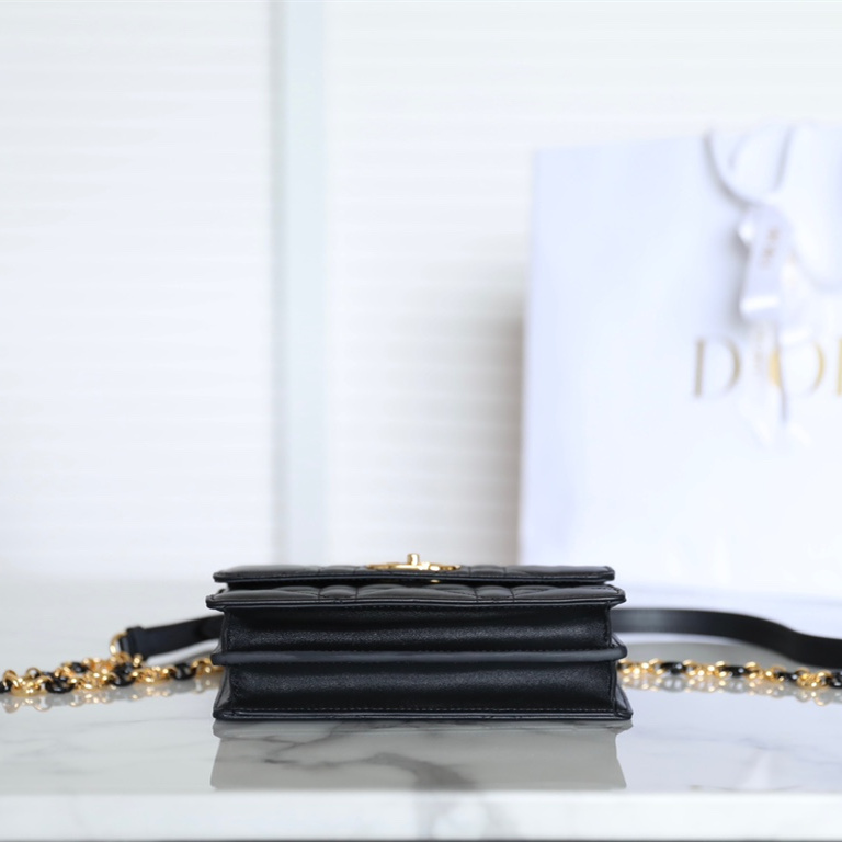 香港高仿Dior包包MissCaro系列黑色免檢版