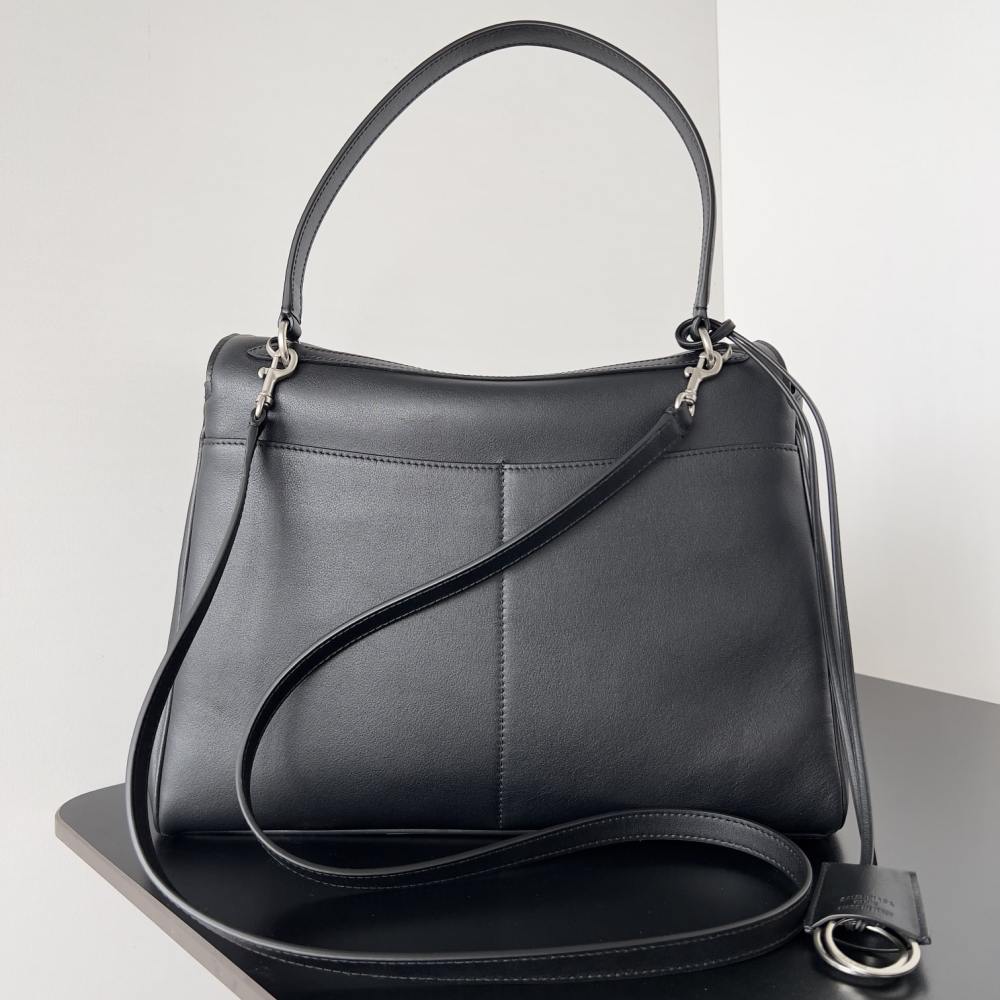 高仿BalenciagaRodeo系列手拎袋黑銀S
