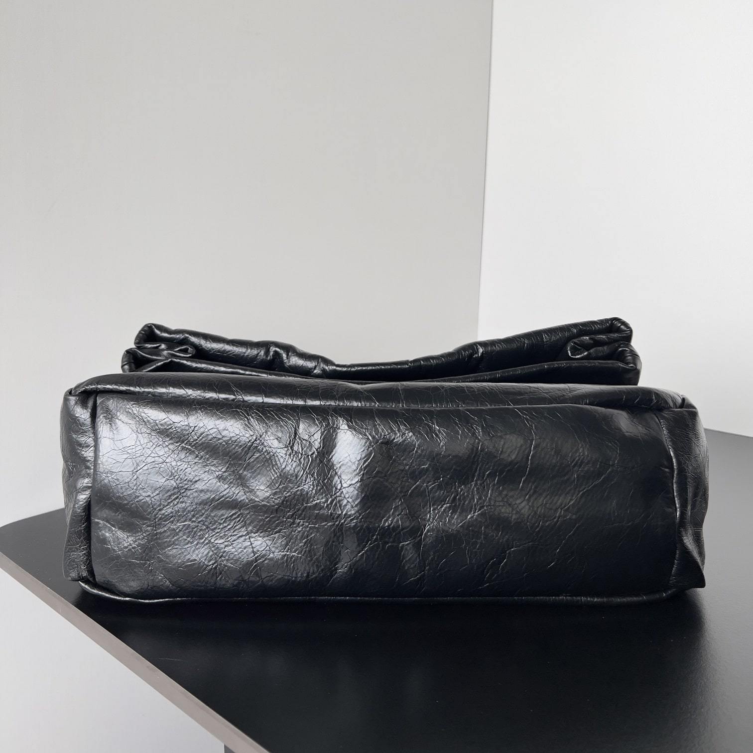 高仿BalenciagaMonaco系列23款冬季黑銀M