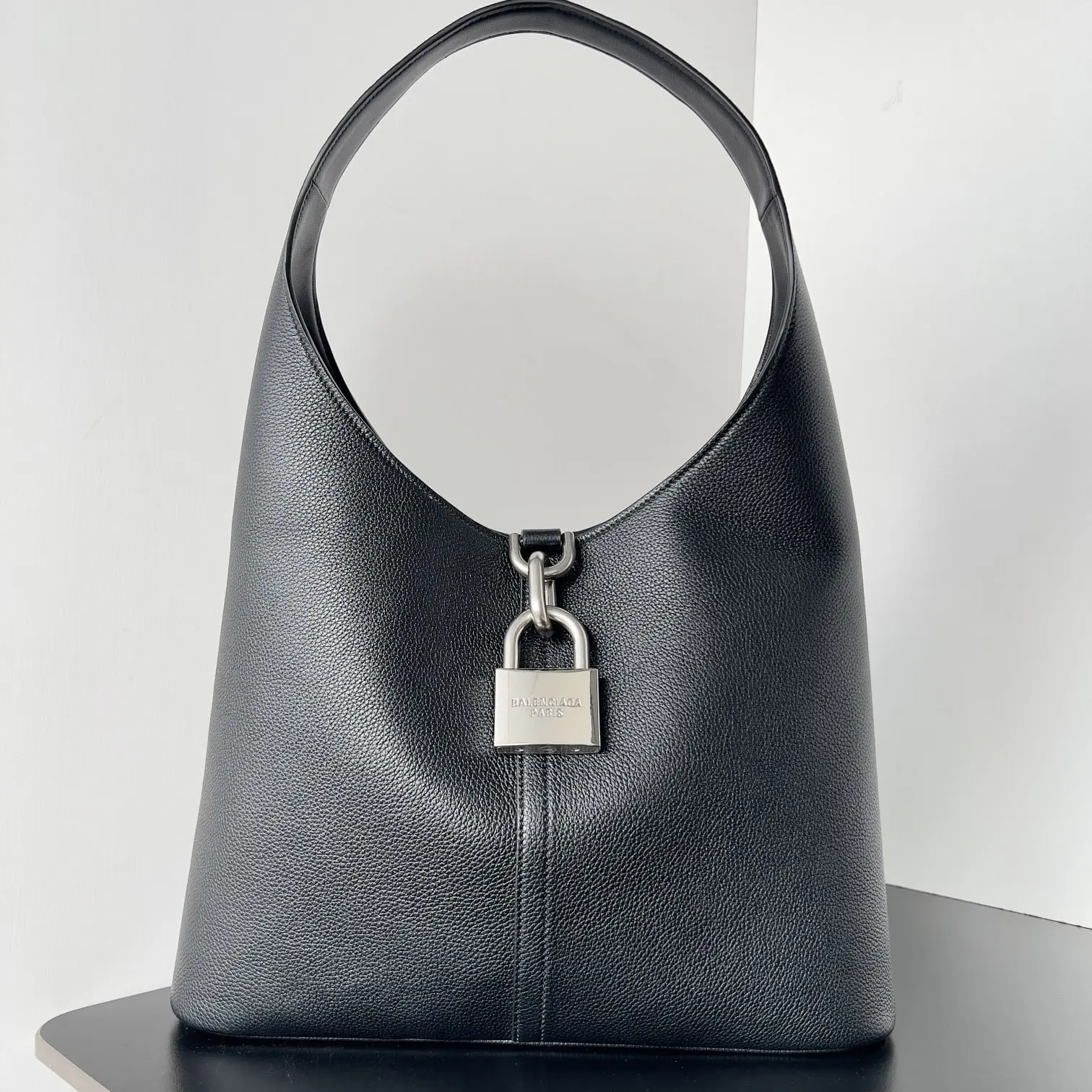 Balenciaga Locker 水桶包