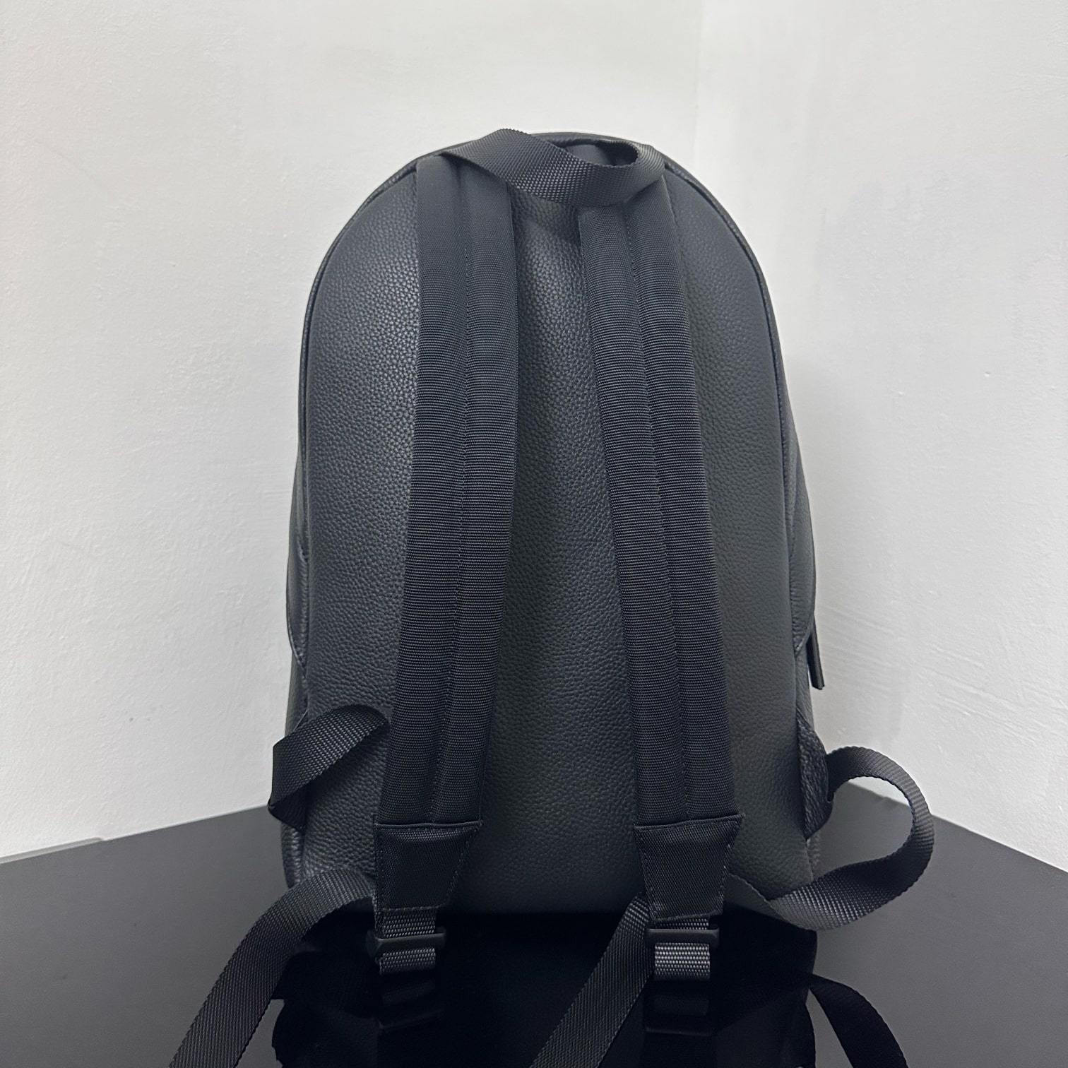 高仿BalenciagaExplorer系列小牛皮背包XS