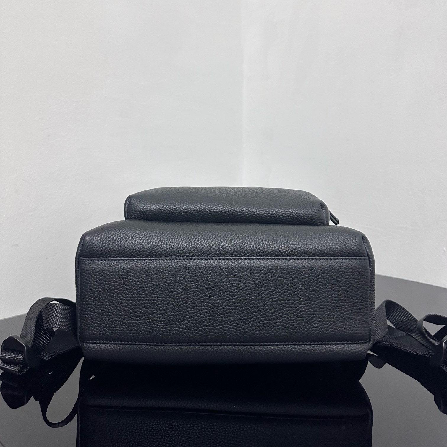 高仿BalenciagaExplorer系列小牛皮背包XS