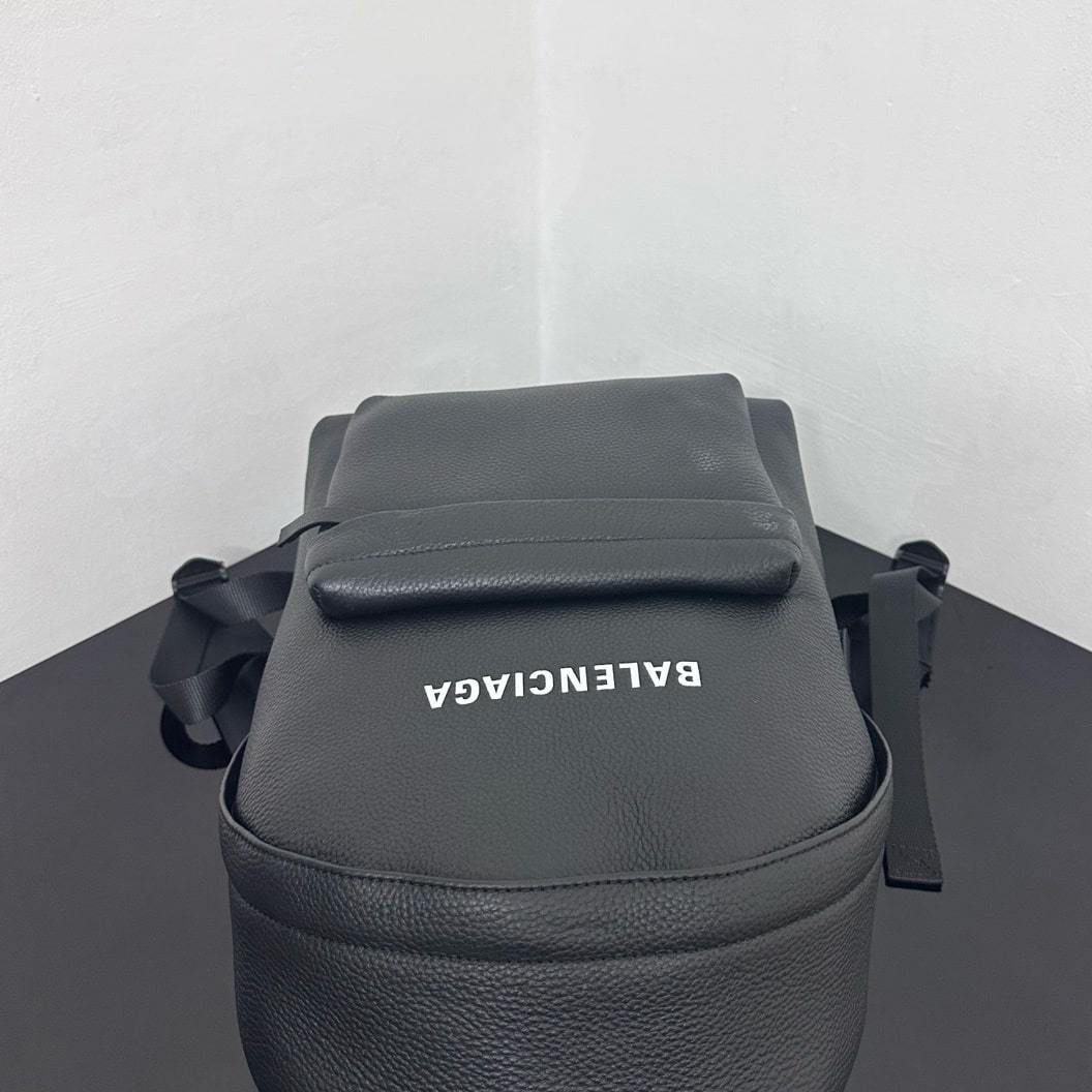 高仿BalenciagaExplorer系列小牛皮背包XS