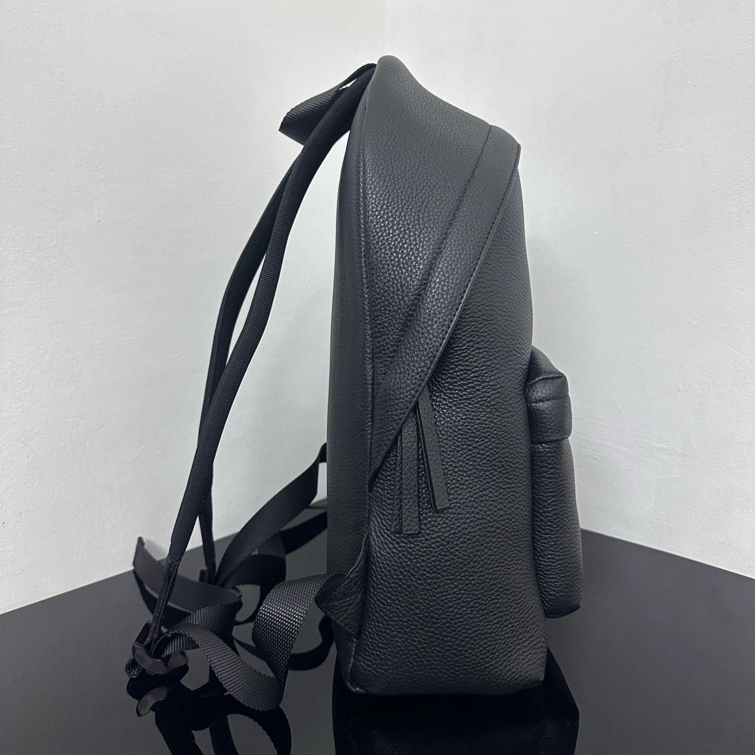高仿BalenciagaExplorer系列小牛皮背包XS