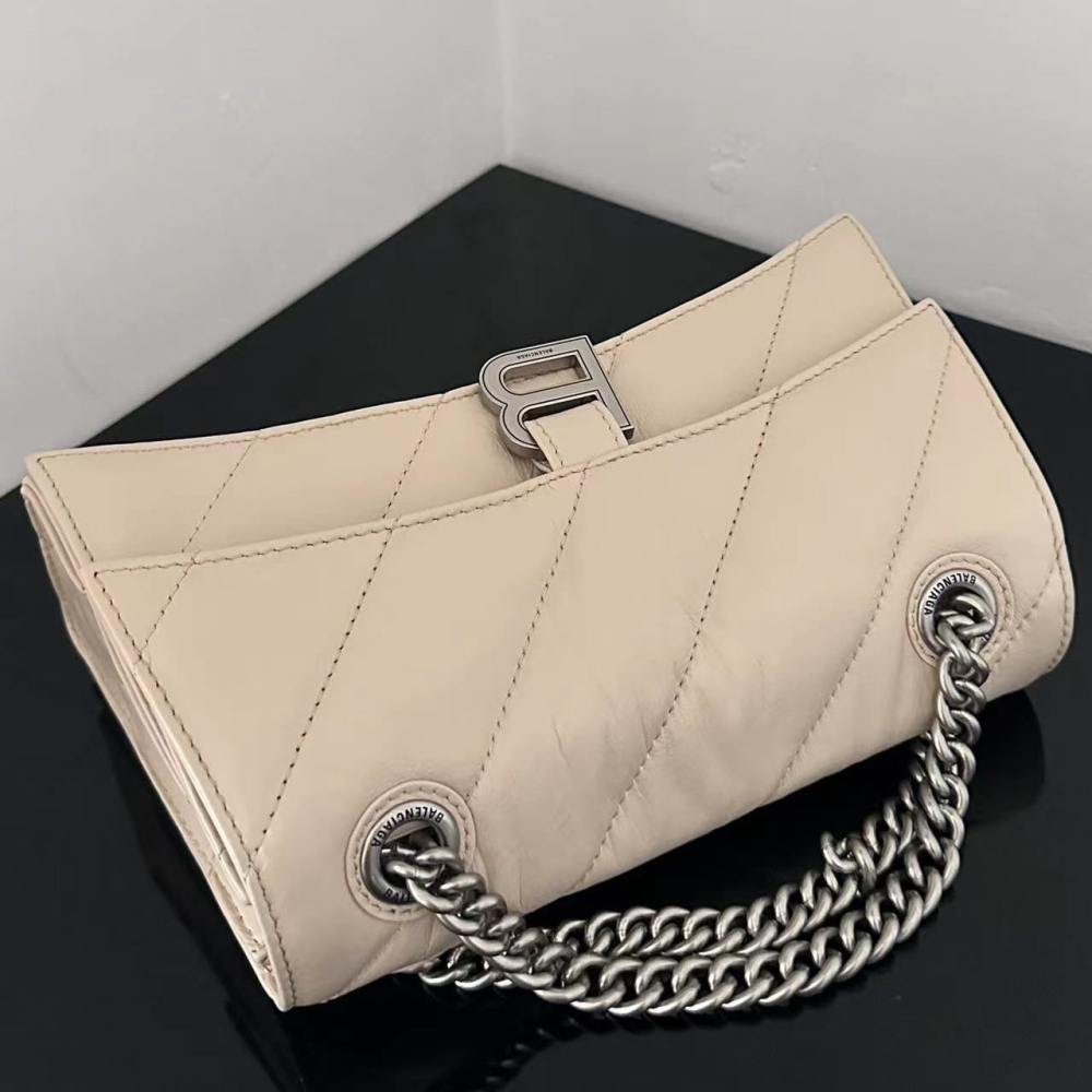 高仿Balenciaga*Crush系列衍縫線小牛皮膚色S
