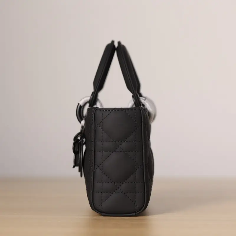 高仿Dior*LadyDJoy系列牛皮手拎袋