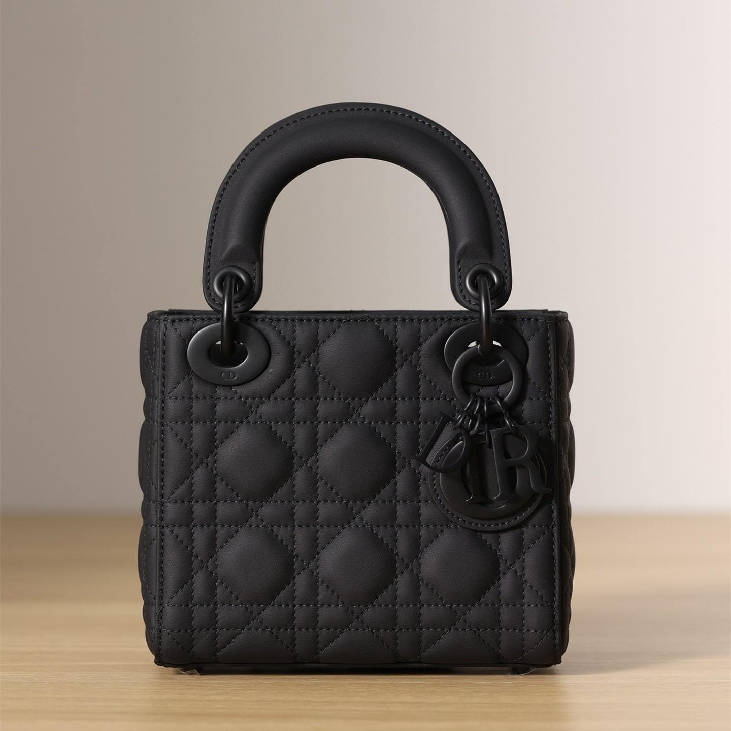 高仿Dior*Lady系列牛皮手拎袋Mini免檢版