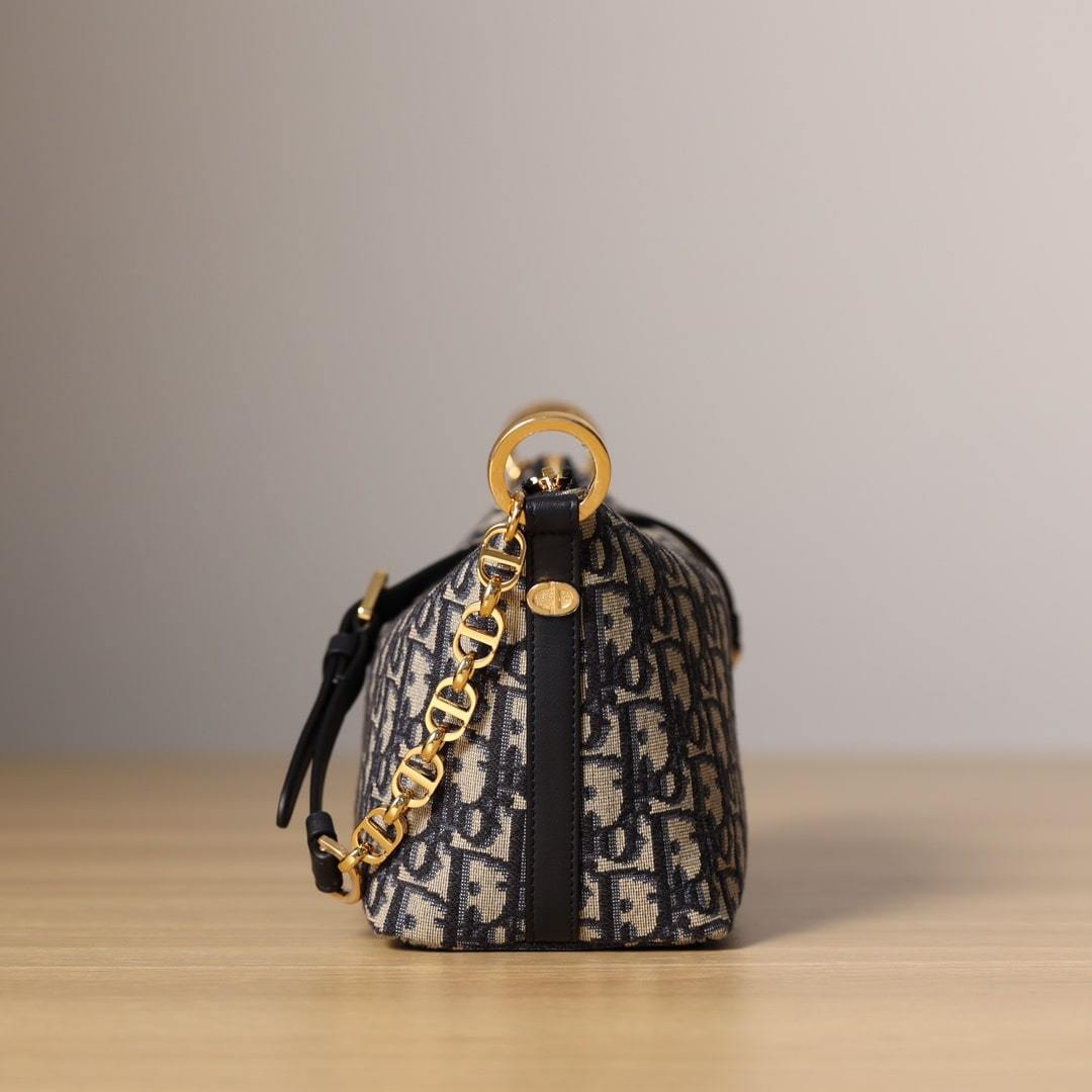 高仿Dior*StarHobo系列鏈條手袋2024新款免檢版
