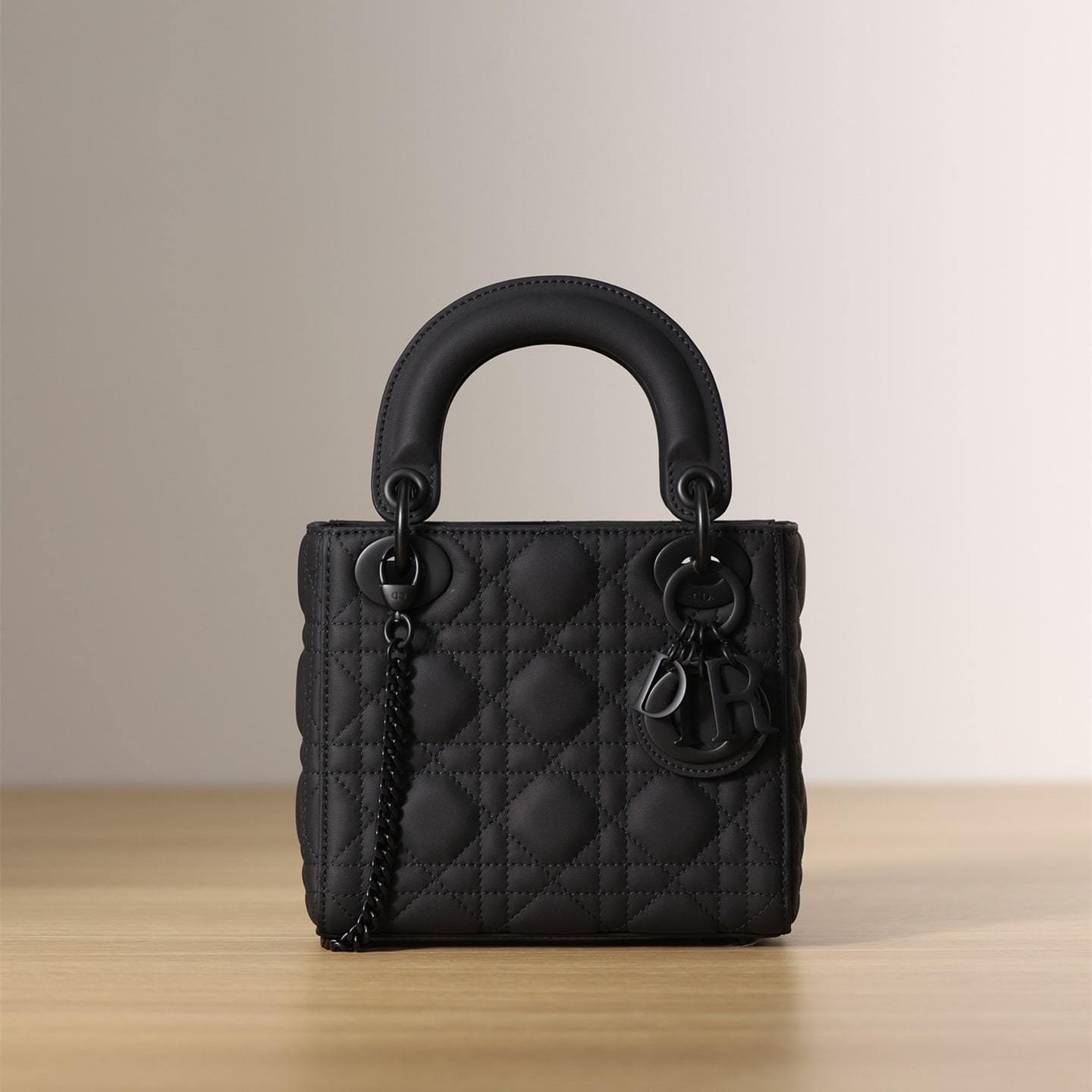 高仿Dior*Lady系列牛皮手拎袋Mini免檢版