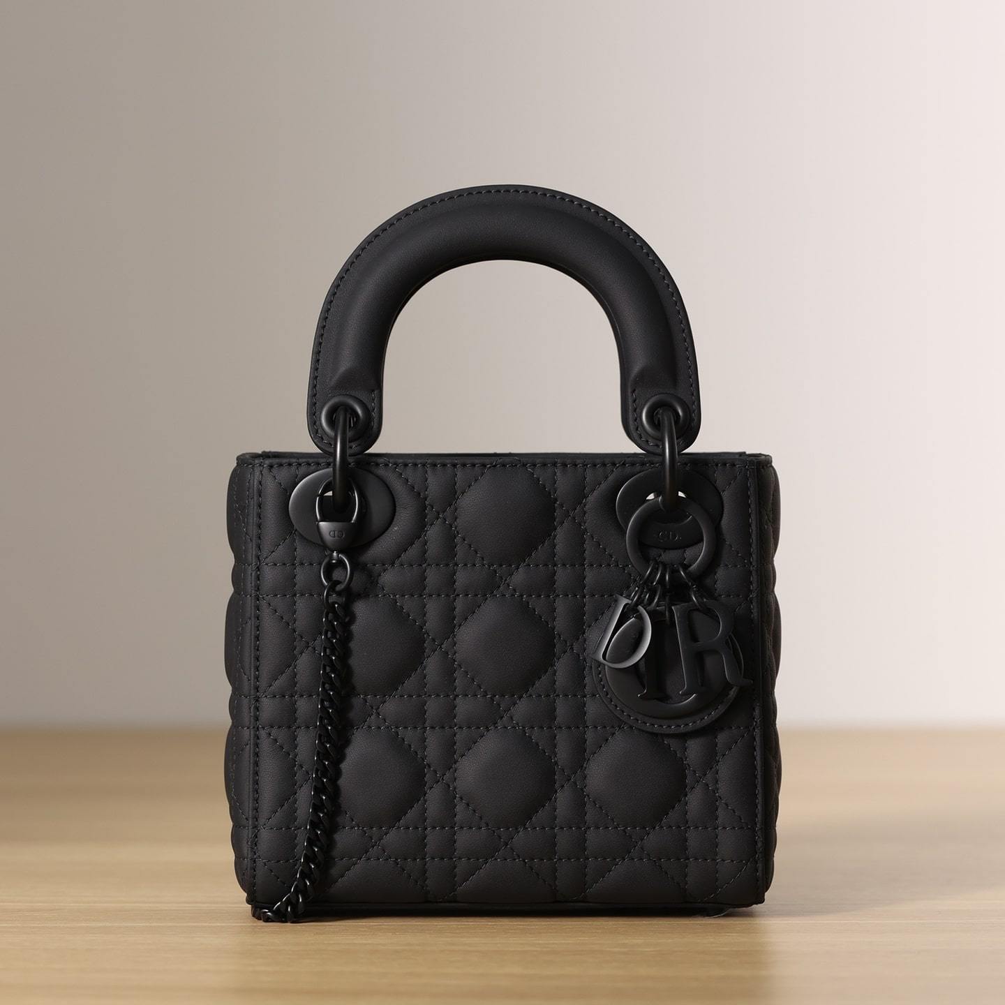 高仿Dior*Lady系列牛皮手拎袋Mini免檢版