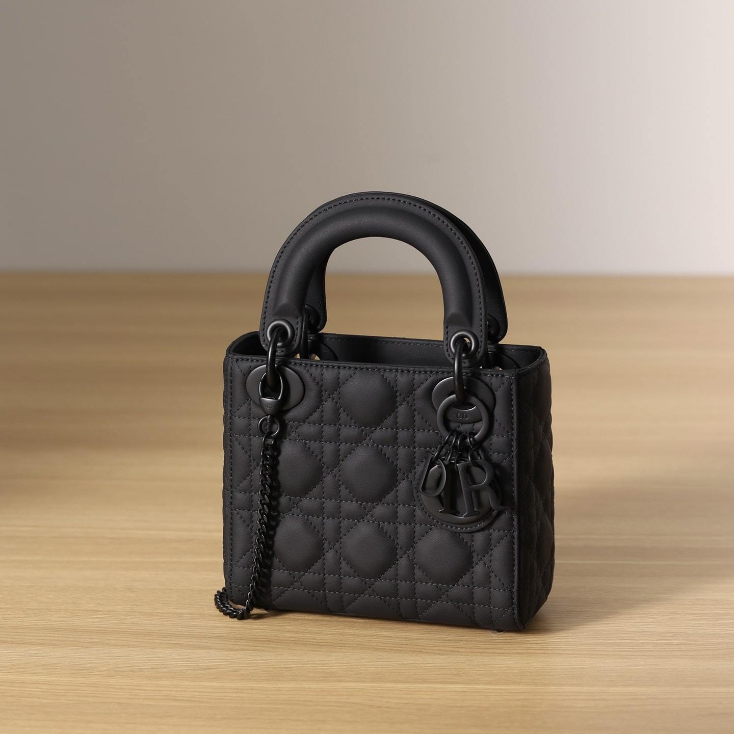 高仿Dior*Lady系列牛皮手拎袋Mini免檢版