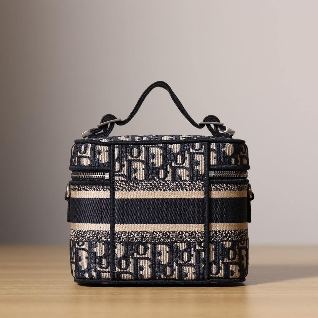 高仿Dior*TravelVanity系列盒子化妝包XS免檢版