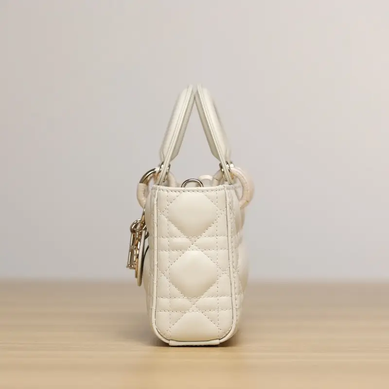 高仿Dior*LadyDJoy系列奶白色小羊皮免檢版