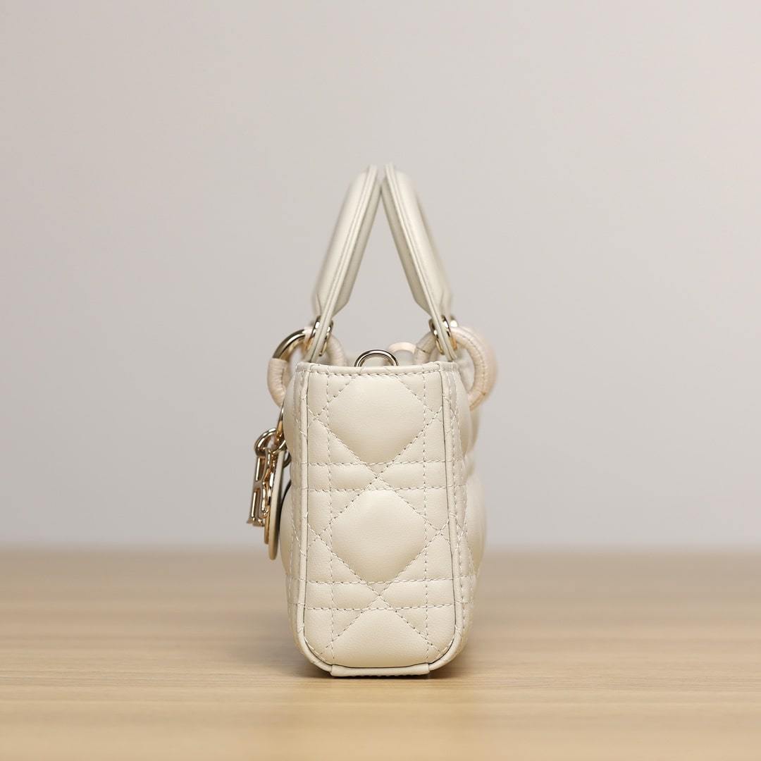 高仿Dior*LadyDJoy系列奶白色小羊皮免檢版