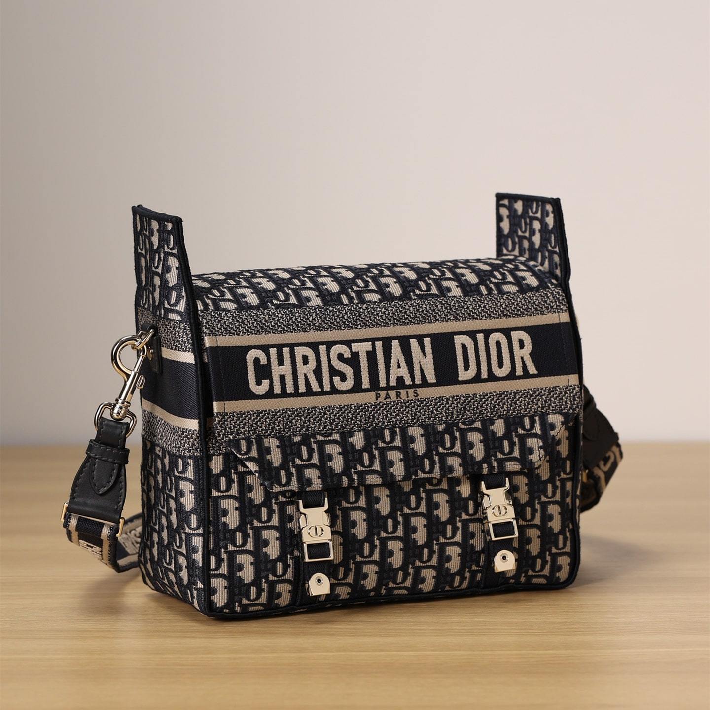 高仿Dior*Camp系列單肩包S免檢版