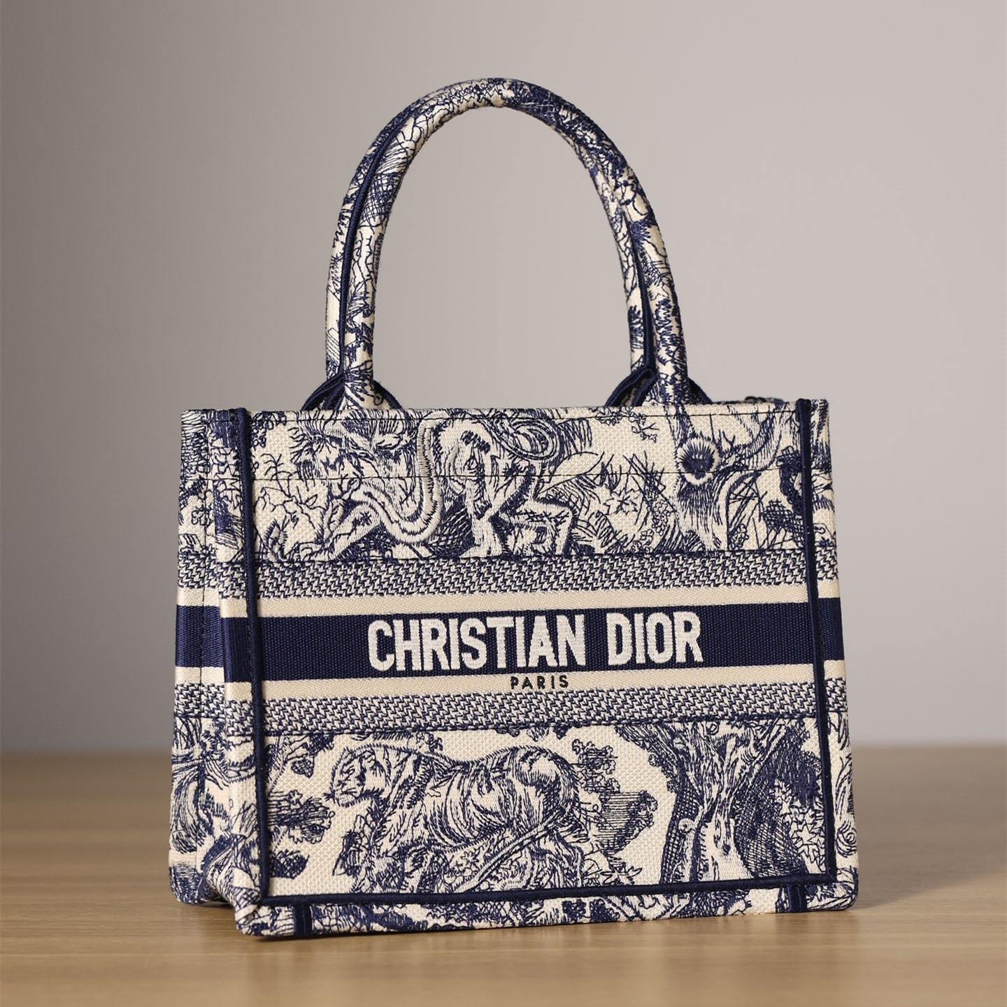 高仿Dior*BookTote系列藍色茹伊手袋S