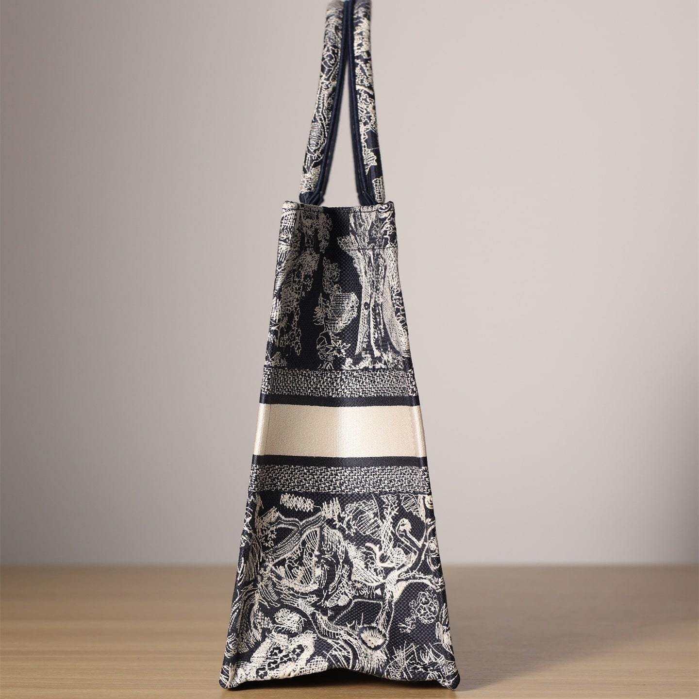 高仿Dior*BookTote系列藍色茹伊手袋M