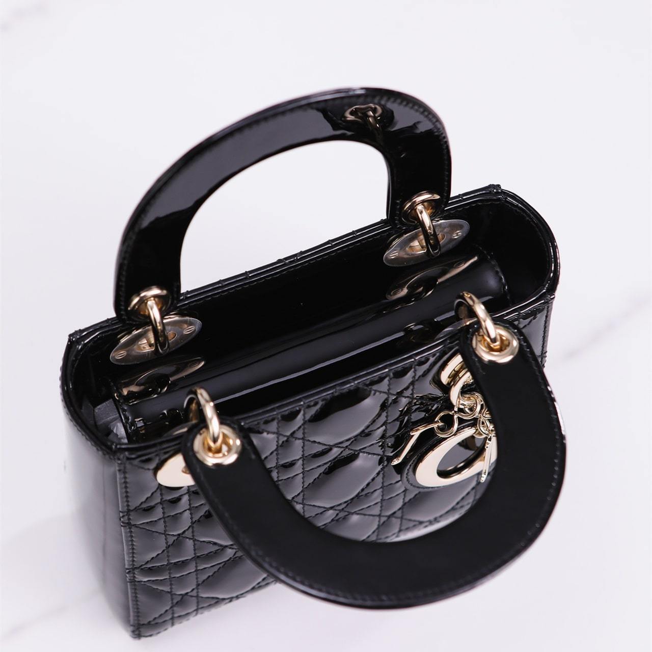 高仿Dior*Lady戴妃包漆面小牛皮淡金扣Mini免檢版