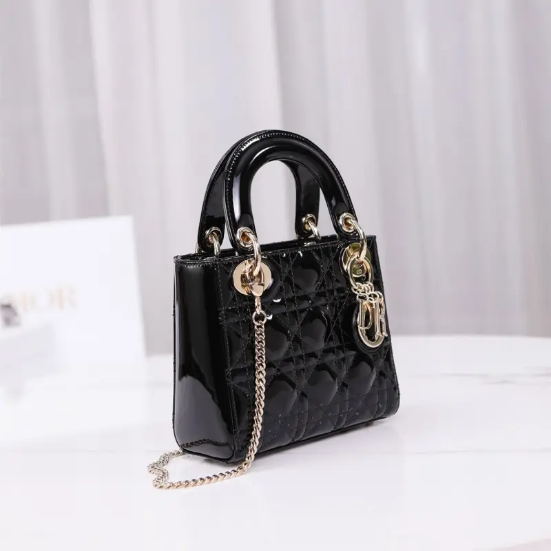 高仿Dior*Lady戴妃包漆面小牛皮淡金扣Mini免檢版