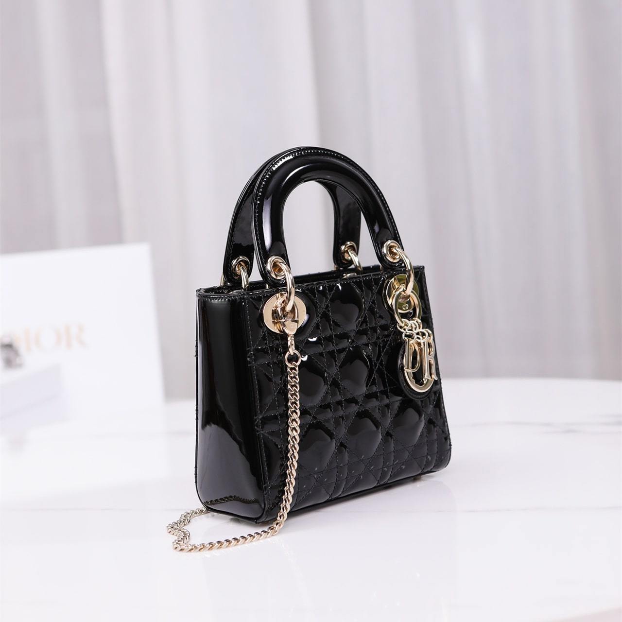 高仿Dior*Lady戴妃包漆面小牛皮淡金扣Mini免檢版