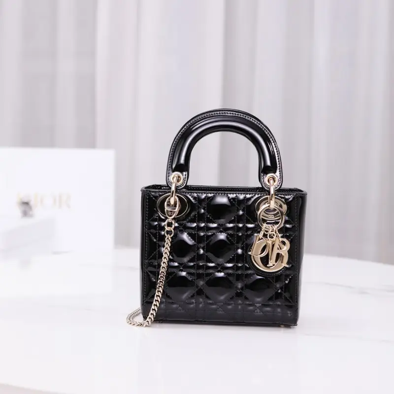 高仿Dior*Lady戴妃包漆面小牛皮淡金扣Mini免檢版