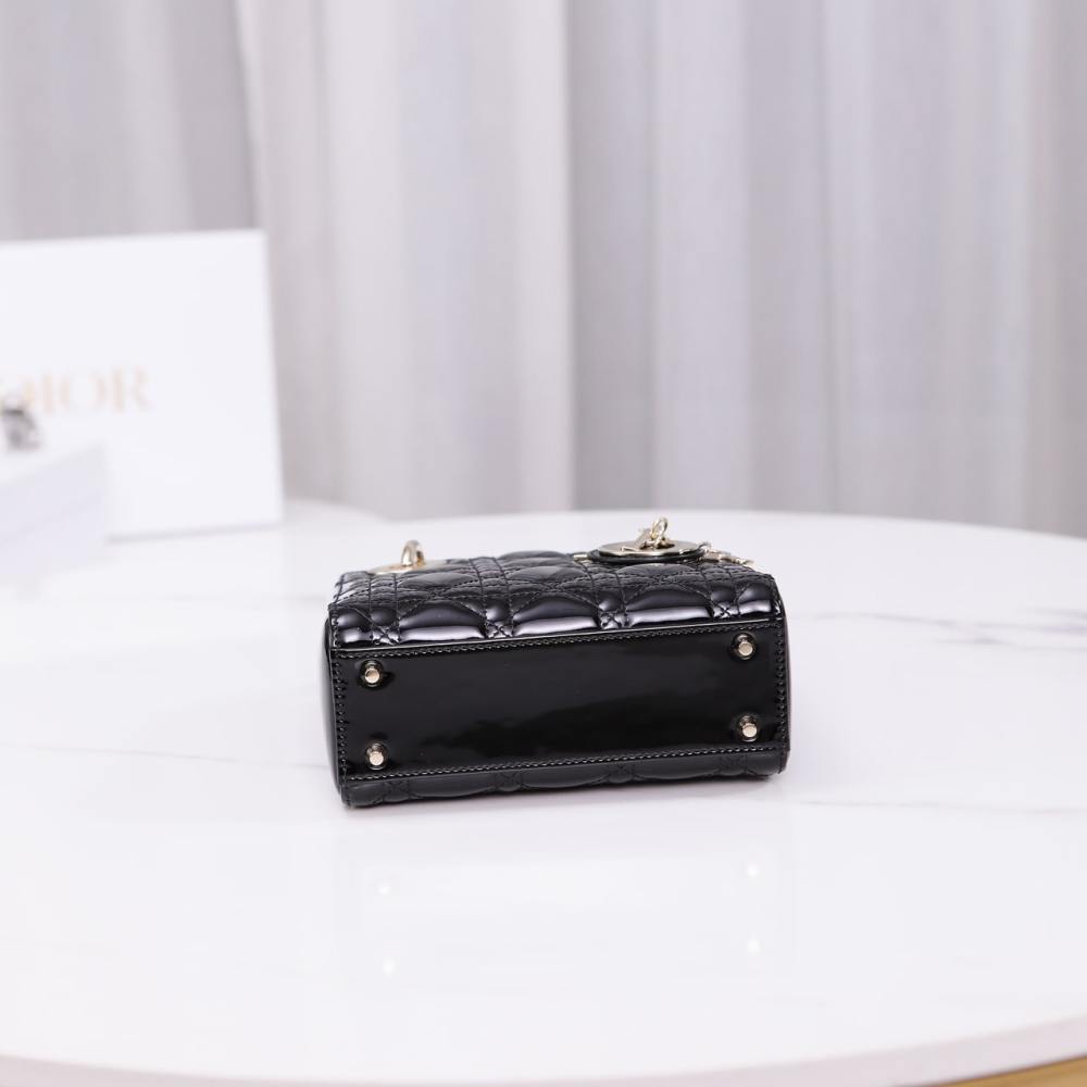 高仿Dior*Lady戴妃包漆面小牛皮淡金扣Mini免檢版