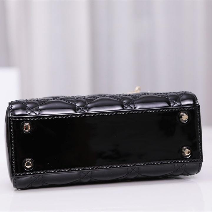 高仿Dior*Lady戴妃包漆面小牛皮淡金扣Mini免檢版