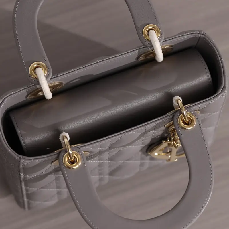 高仿Dior*Lady系列四格戴妃袋小羊皮灰色免檢版