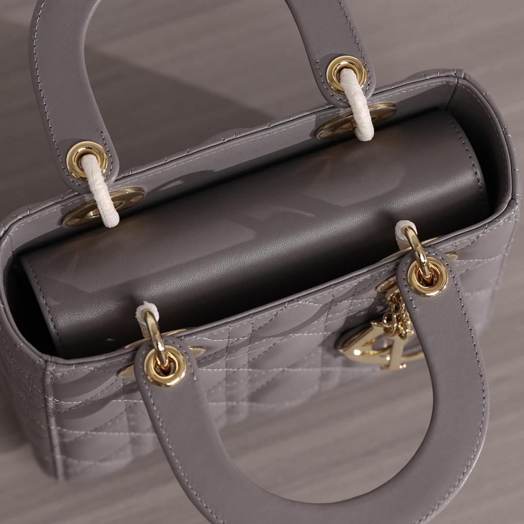 高仿Dior*Lady系列四格戴妃袋小羊皮灰色免檢版