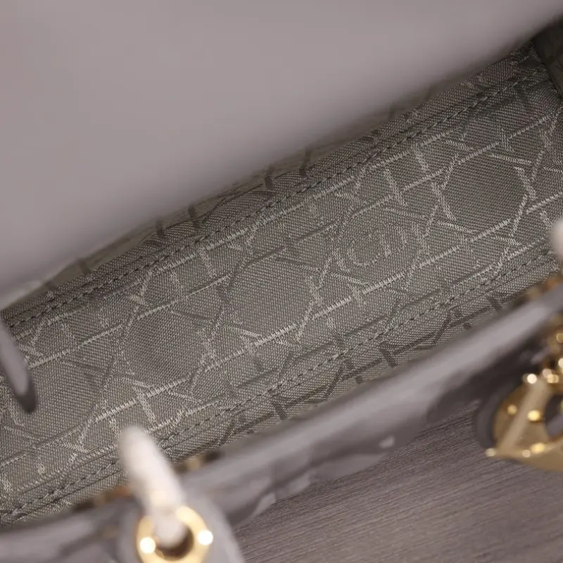 高仿Dior*Lady系列四格戴妃袋小羊皮灰色免檢版