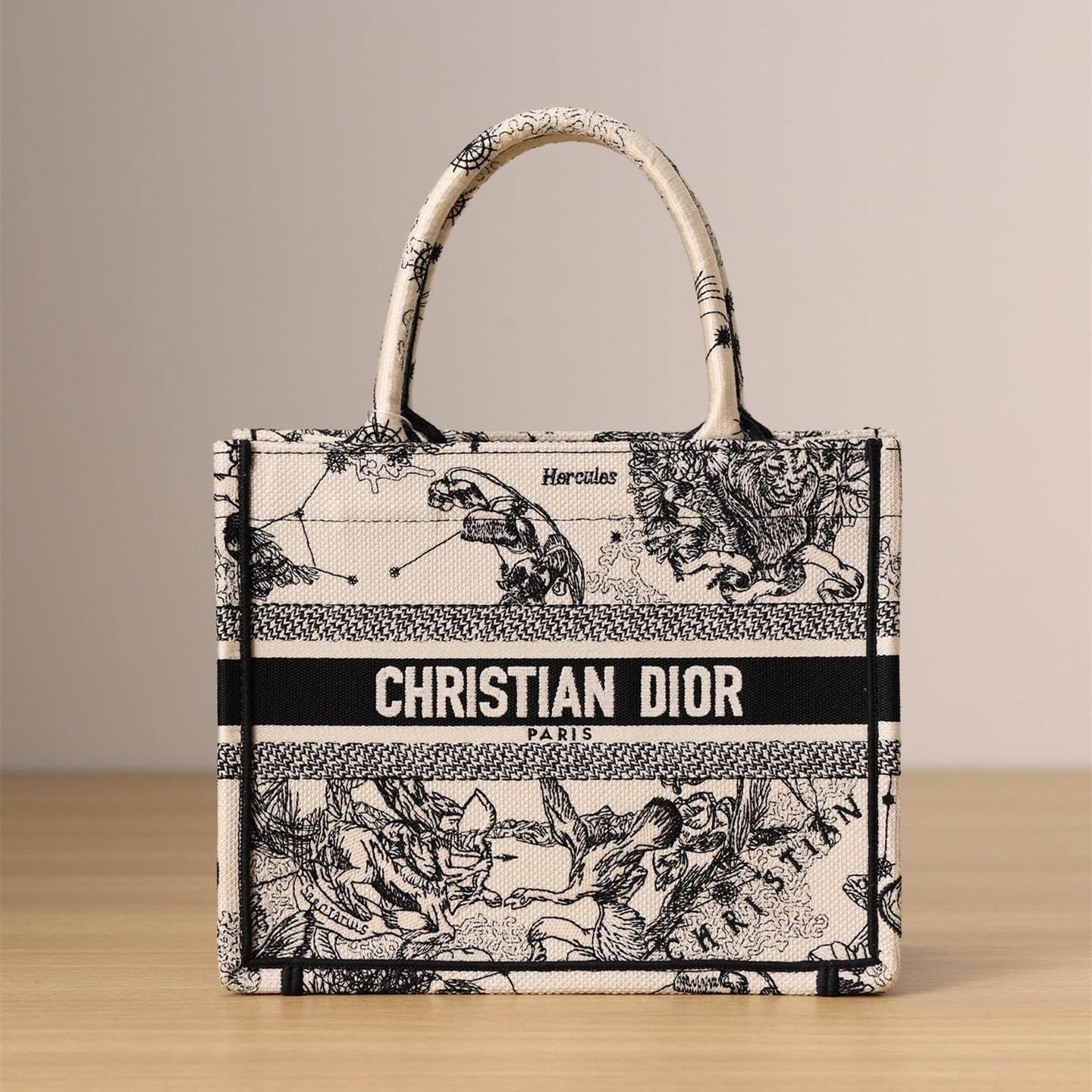高仿Dior*BookTote系列Zodiac茹伊刺繡手袋免檢版